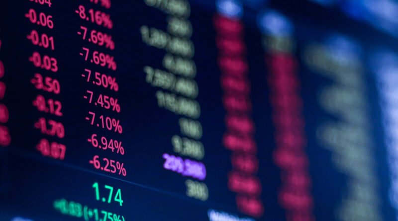 Acciones argentinas: tablero electrónico con cotizaciones del mercado en alza