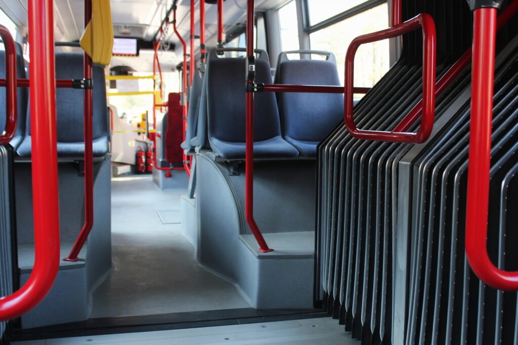 Aumento del boleto: interior de un colectivo urbano