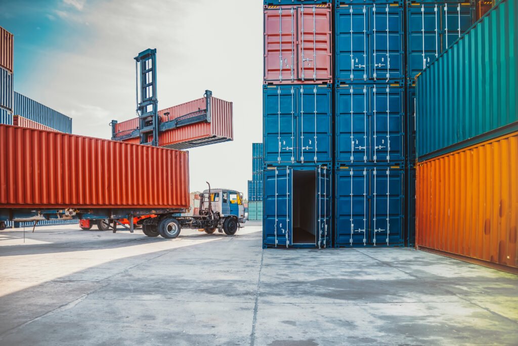 Autos importados de EE.UU. que llegan al puerto argentino