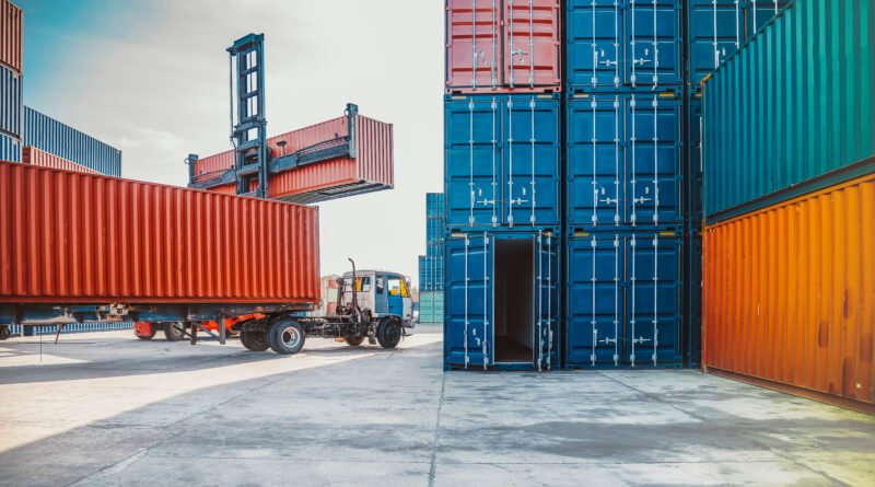 Autos importados de EE.UU. que llegan al puerto argentino