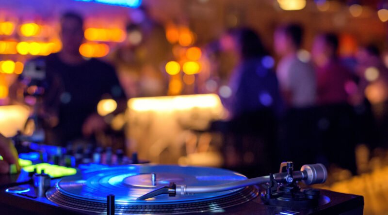 Black Eyed Peas: bandeja de vinilos y set de DJ en un show que ilustra el recital