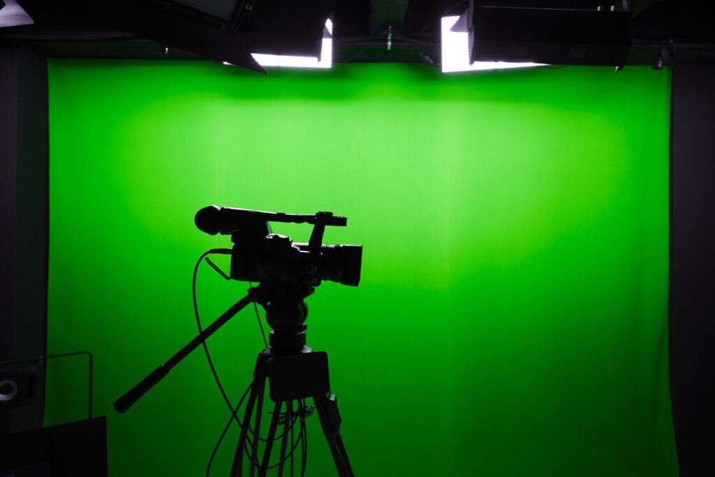 Cadena nacional: estudio de televisión con cámaras y luces