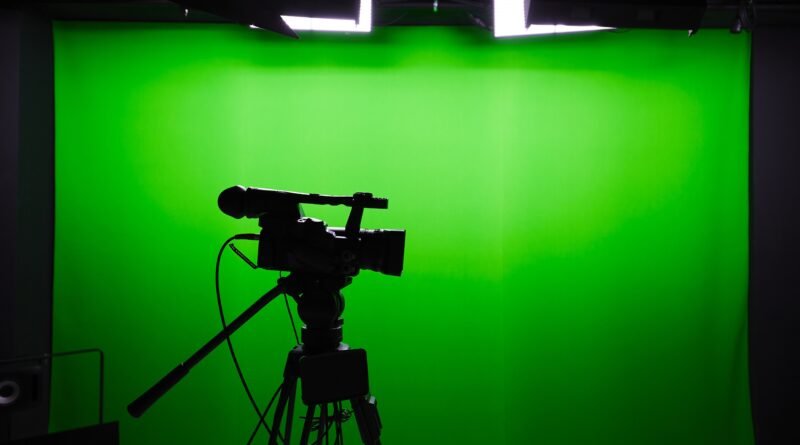 Cadena nacional: estudio de televisión con cámaras y luces