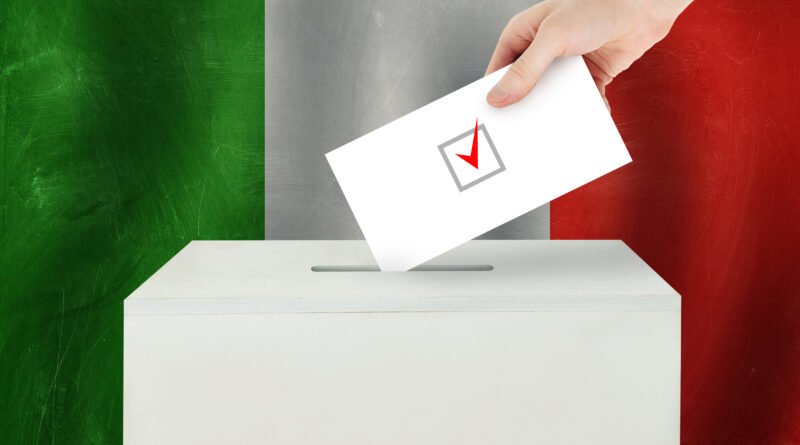 Boleta ingresando a una urna, ilustra las elecciones legislativas del 26 de octubre