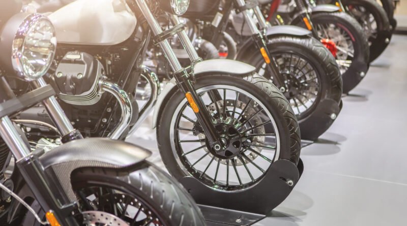 Kawasaki KLE 500: rueda delantera de una moto adventure