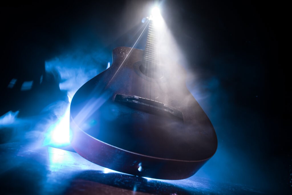 Guitarra en un escenario que ilustra la nota de Liam Gallagher