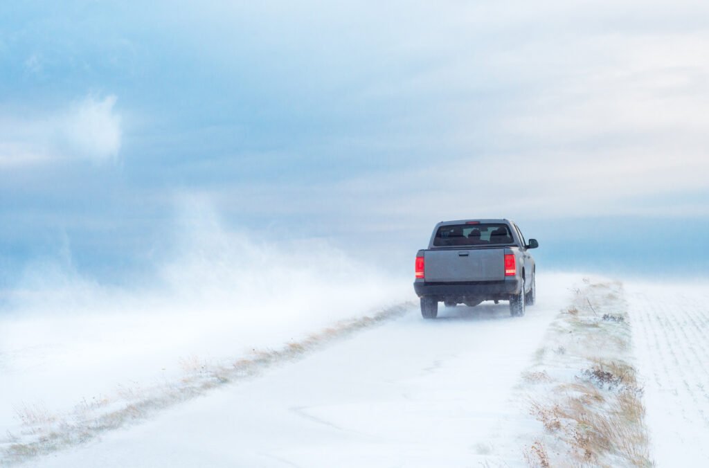 Pickup en la nieve que ilustra la nueva Amarok