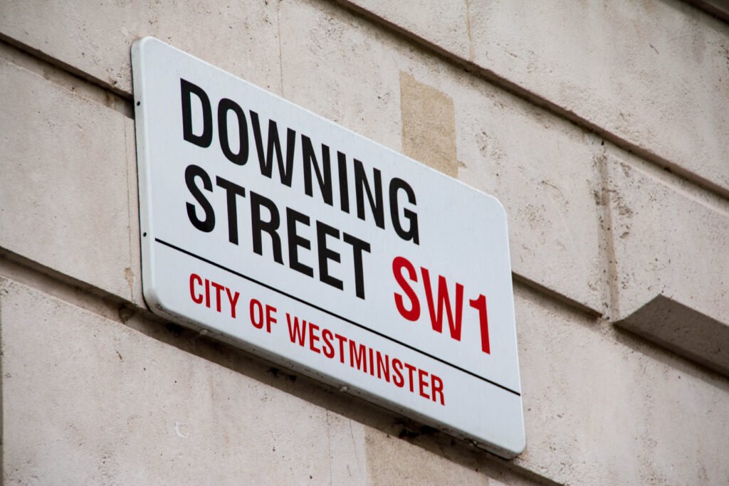 Downing Street en Londres, desde donde llegó la respuesta británica por la bandera de Malvinas