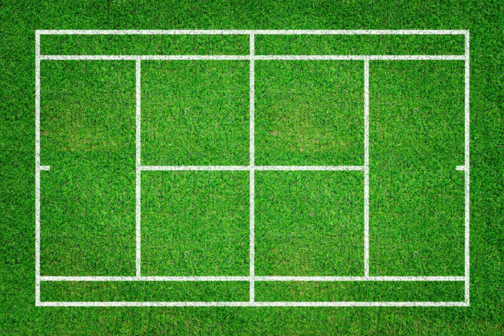 Cancha de césped de tenis que ilustra la final de Wimbledon entre Sinner vs Zverev
