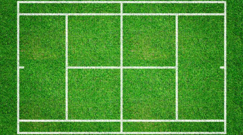 Cancha de césped de tenis que ilustra la final de Wimbledon entre Sinner vs Zverev