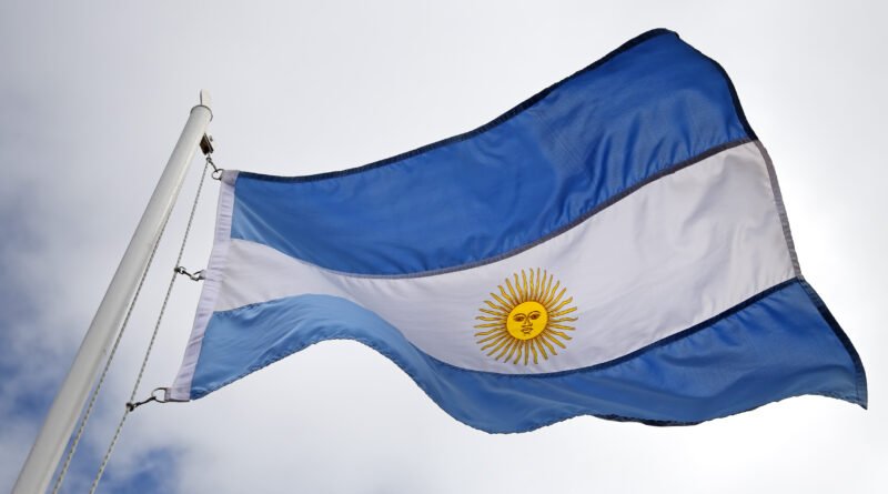 Bandera argentina flameando que ilustra el posteo de Villarruel sobre Malvinas