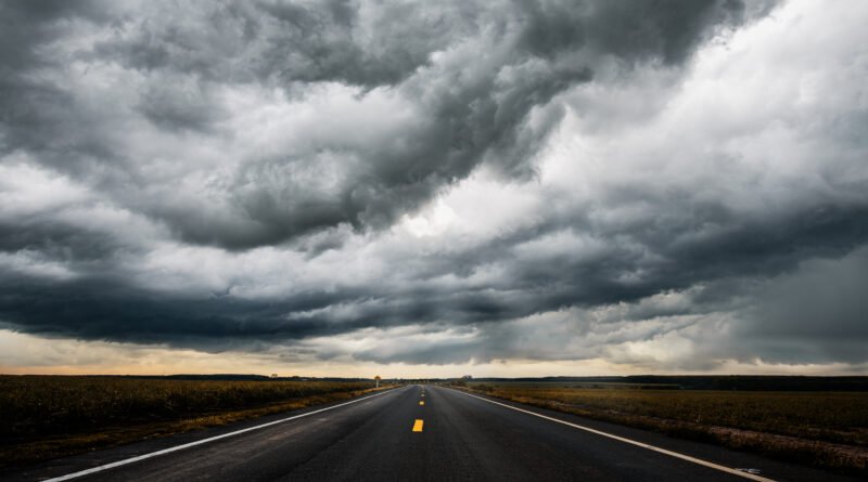 alerta por tormentas con cielo cargado