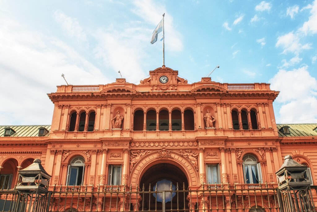 campaña del miedo: fachada de la Casa Rosada en la Plaza de Mayo