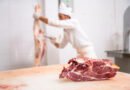 carne argentina: cortes de carne vacuna en una cámara frigorífica