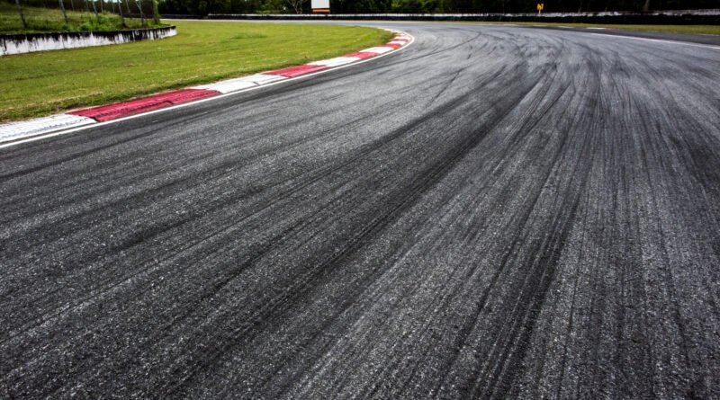 Colapinto en Monza: circuito de automovilismo con la recta y las curvas