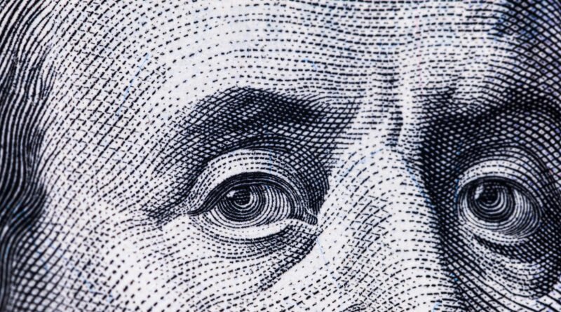 dólar blue: primer plano de un billete de cien dólares