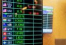 dólar cierre de agosto: pizarra electrónica con cotizaciones de cambio