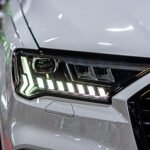 GWM Ora 5: detalle en primer plano del faro LED de un auto moderno