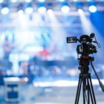 La Noche de Mirtha: cámara de televisión en una sala de espectáculos