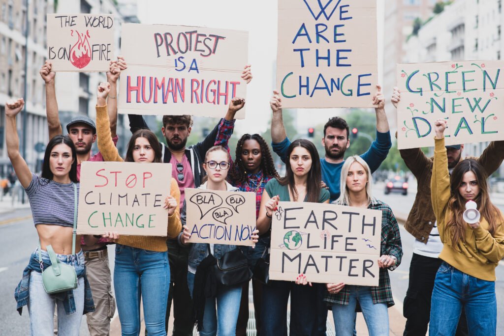 marcha por la ciencia: manifestantes con pancartas en una movilización