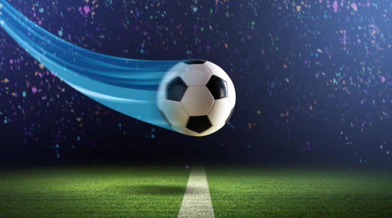 Messi en Inter Miami: pelota de fútbol volando en un estadio