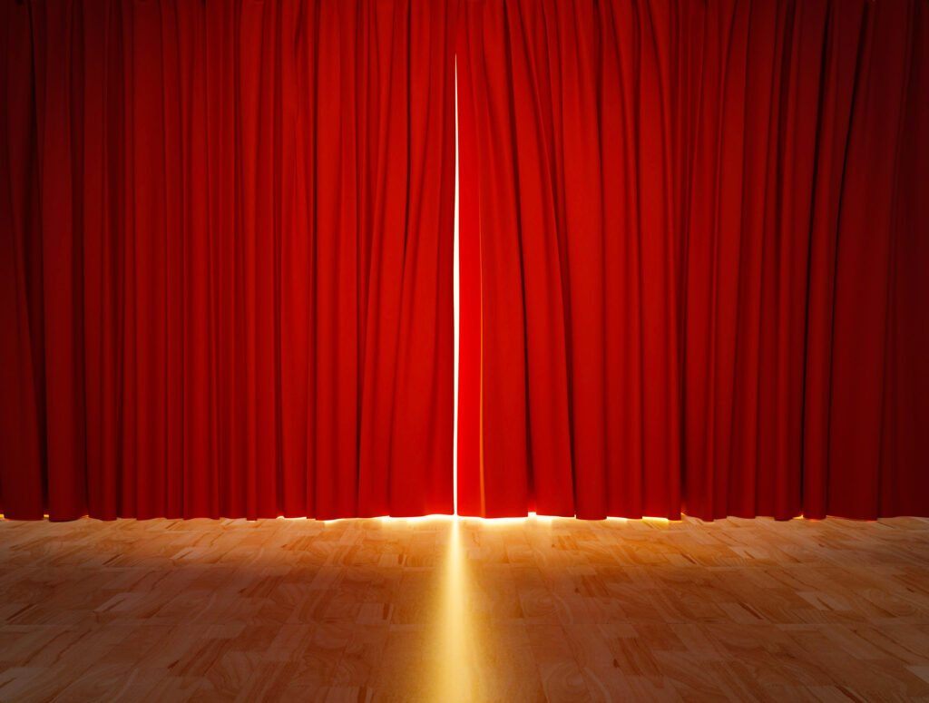 Moria Casán: telón rojo de teatro