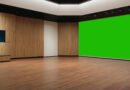 Natalie Weber: set de estudio de televisión con luces