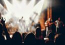 Nicki Nicole: público de un recital frente a las luces del escenario