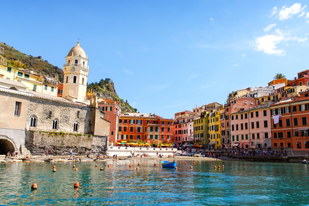 Nicole Kidman: costa de Liguria, Italia, con casas de colores frente al mar