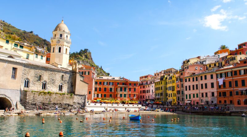 Nicole Kidman: costa de Liguria, Italia, con casas de colores frente al mar