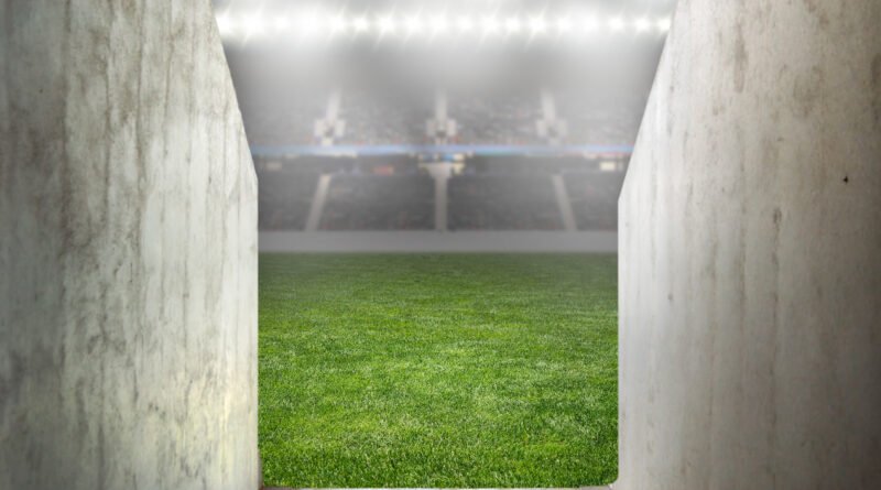 River ante Santa Fe: reflectores encendidos en un estadio de fútbol de noche