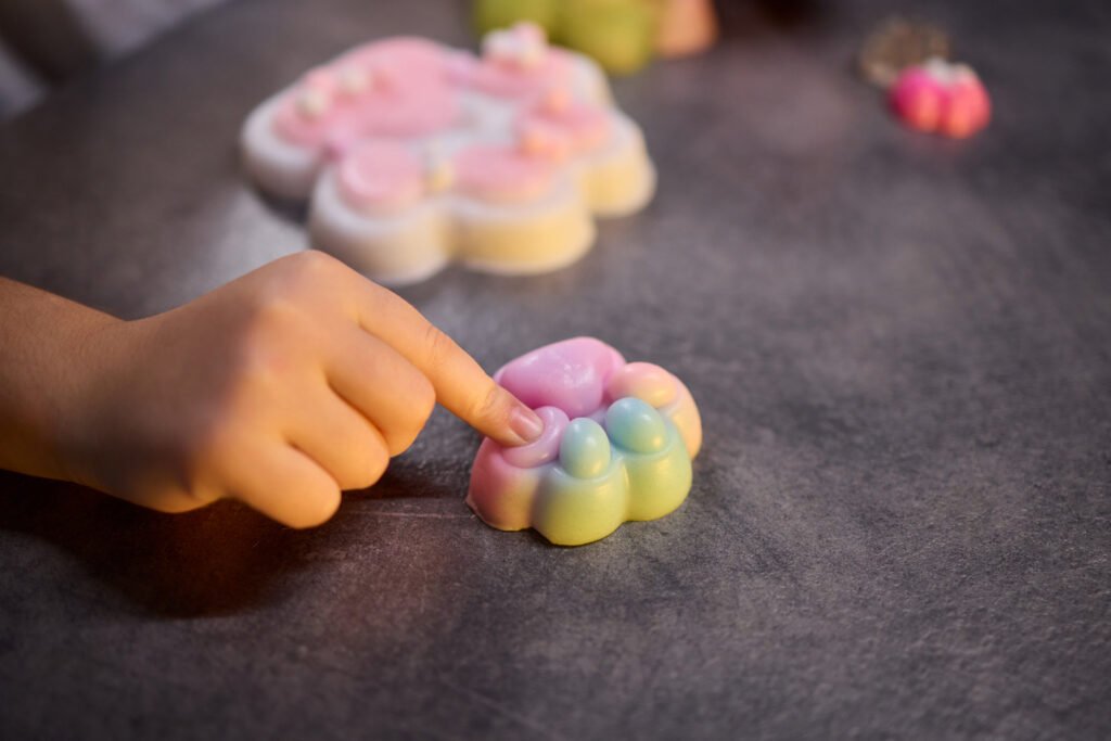 juguetes squishy prohibidos: juguete blando y colorido antiestrés