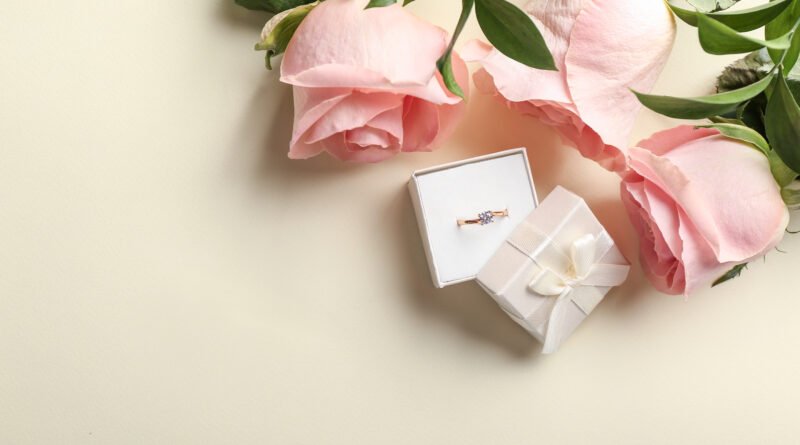 Tini Stoessel: anillo de compromiso y rosas, concepto de boda