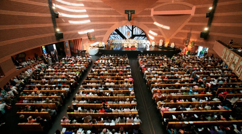 Visita del Papa: misa en una catedral