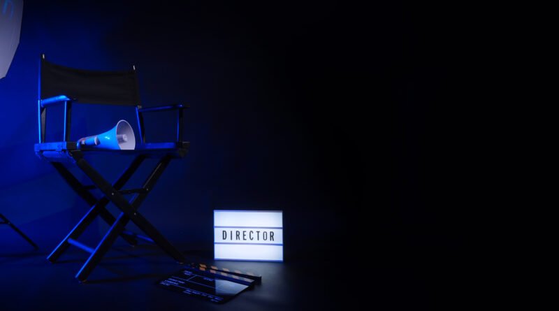 Yo Narciso: claqueta y silla de director en un set de cine