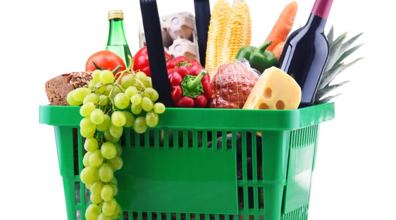 Canasta básica: canasto de supermercado con productos