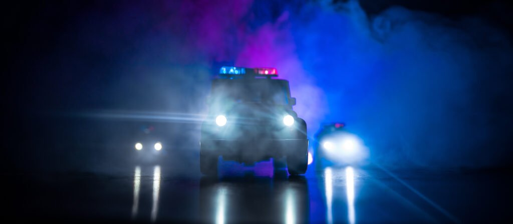 choque en Alta Gracia: luces de un patrullero de policía de noche