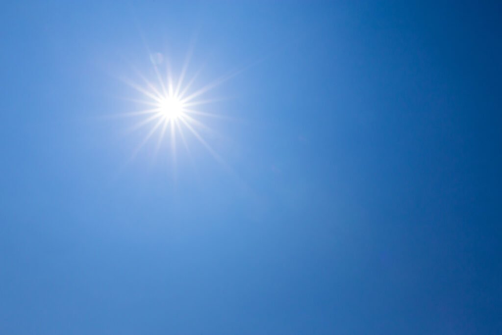 clima en Buenos Aires: sol brillante sobre un cielo azul despejado