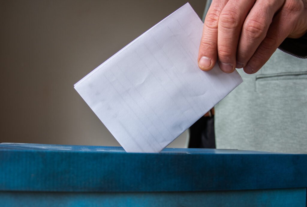 elecciones sindicales con urna de votación