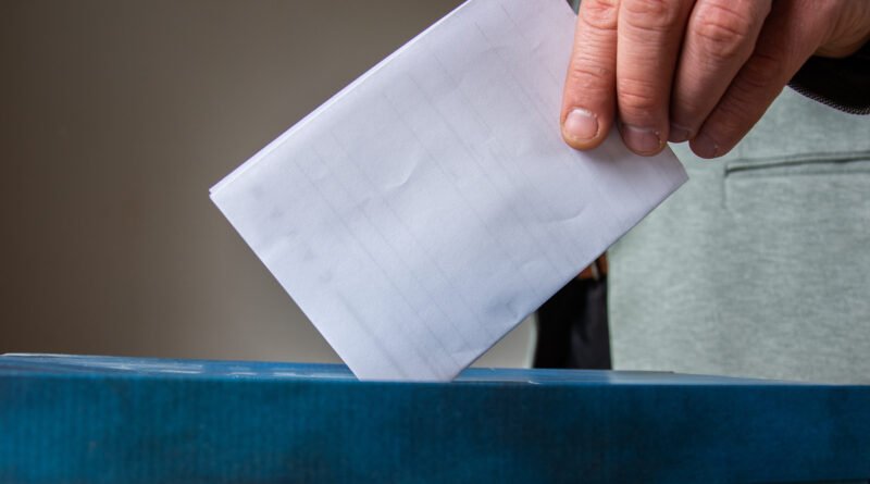 elecciones sindicales con urna de votación