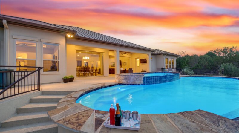 La Joaqui: ambiente de casa de campo con pileta al atardecer