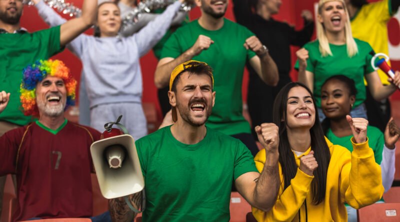 fecha 9 del Clausura: hinchas alentando en la tribuna de un estadio