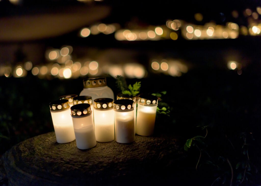 Gilda: velas y flores en un homenaje popular
