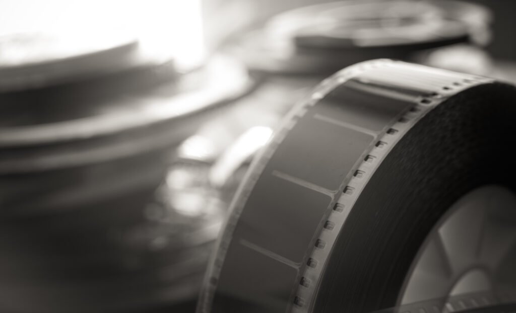 Glaxo en San Sebastián: rollo de película de 35 mm y objetos de cine clásico