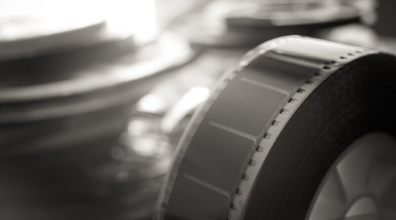 Glaxo en San Sebastián: rollo de película de 35 mm y objetos de cine clásico