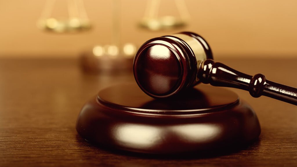 Juicio a López Gagliasso: mazo y balanza de la justicia