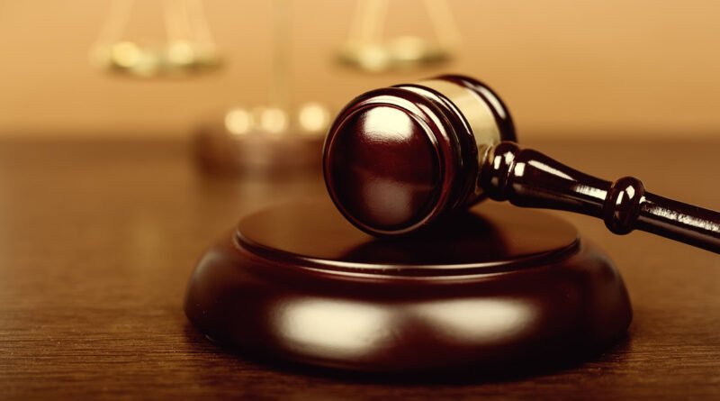 Juicio a López Gagliasso: mazo y balanza de la justicia