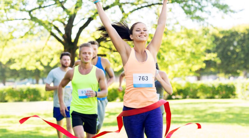 Maratón de Buenos Aires: llegada a la meta con cinta roja de un maratón