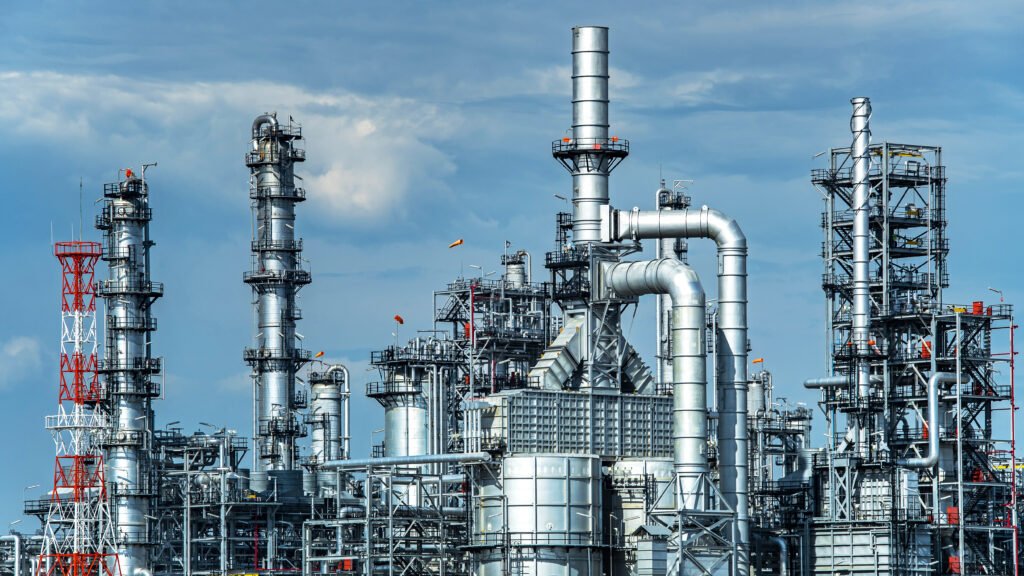 Milei en Bahía Blanca: planta petroquímica del polo industrial