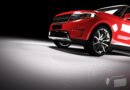 MINI Countryman: SUV deportivo bajo un reflector